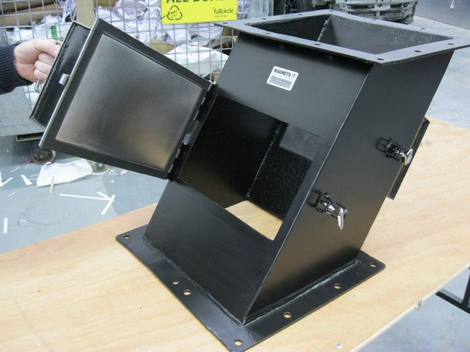 Chute magnet 2 scaled